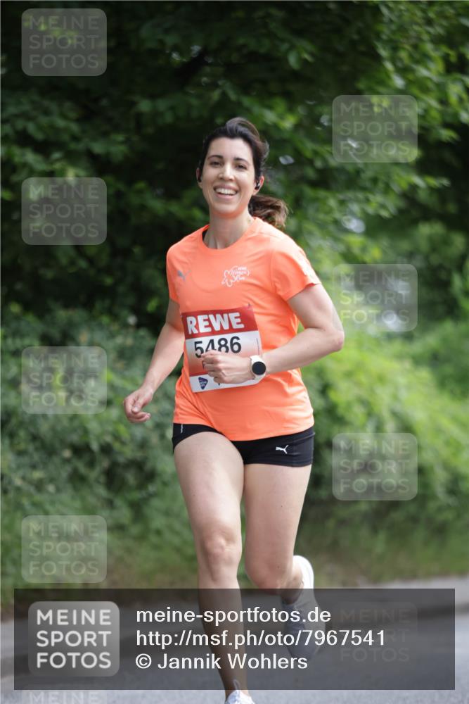 15.06.2025 - REWE Women's Run Jannik Wohlers http://msf.ph/oto/7967541 15.06.2025 10:02:43 Laufen 5486 meine-sportfotos.de