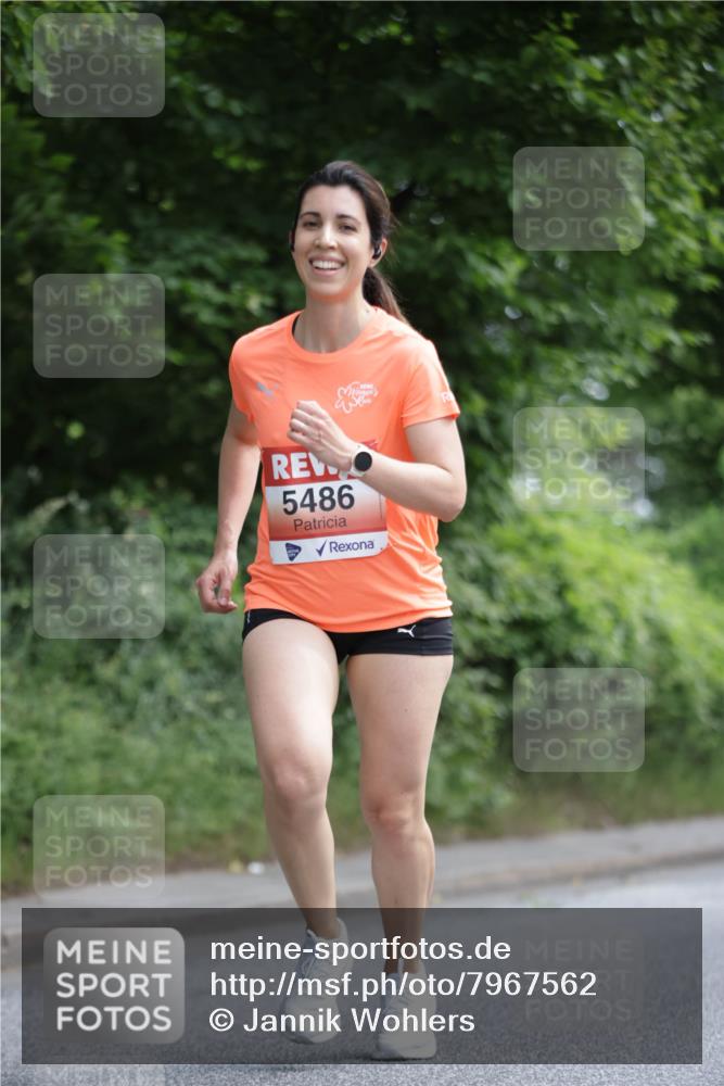 15.06.2025 - REWE Women's Run Jannik Wohlers http://msf.ph/oto/7967562 15.06.2025 10:02:44 Laufen 5486 meine-sportfotos.de