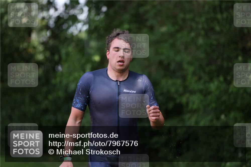 15.06.2025 - 7 Türme Triathlon Michael Strokosch http://msf.ph/oto/7967576 15.06.2025 12:51:54 Schwimmen 817, 940, 999 meine-sportfotos.de
