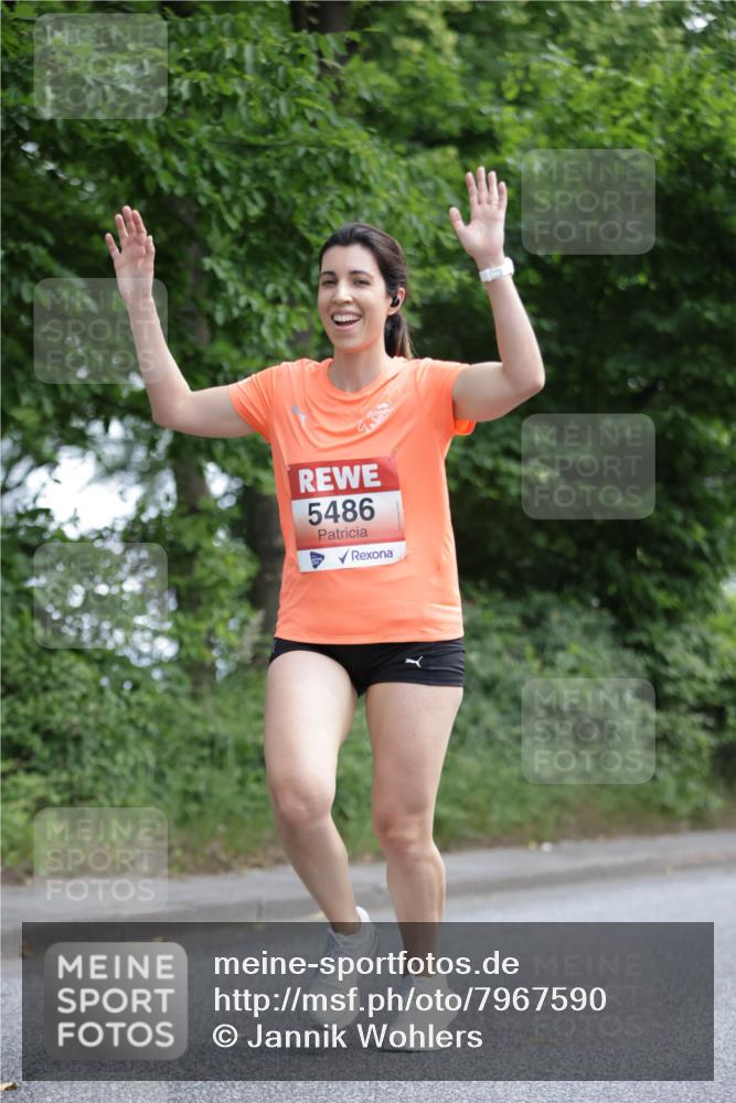 15.06.2025 - REWE Women's Run Jannik Wohlers http://msf.ph/oto/7967590 15.06.2025 10:02:44 Laufen 5486 meine-sportfotos.de
