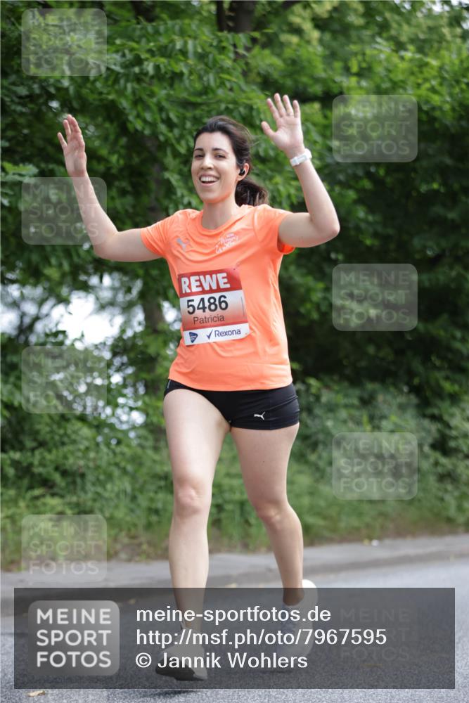 15.06.2025 - REWE Women's Run Jannik Wohlers http://msf.ph/oto/7967595 15.06.2025 10:02:44 Laufen 5486 meine-sportfotos.de