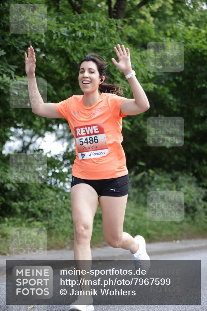 15.06.2025 - REWE Women's Run Jannik Wohlers http://msf.ph/oto/7967599 15.06.2025 10:02:45 Laufen 5486 meine-sportfotos.de