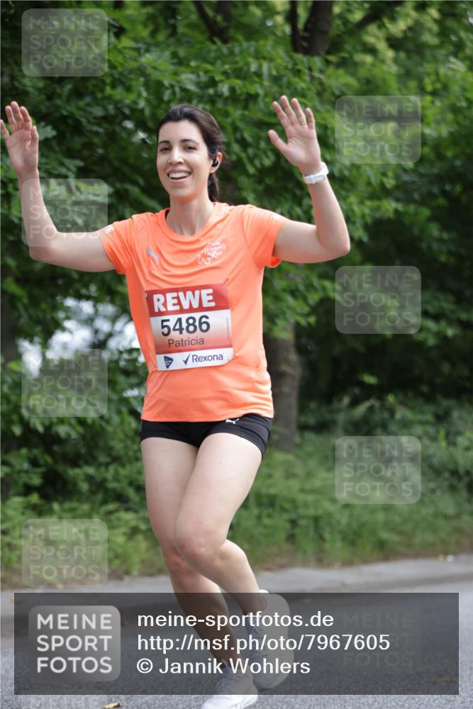 15.06.2025 - REWE Women's Run Jannik Wohlers http://msf.ph/oto/7967605 15.06.2025 10:02:45 Laufen 5486 meine-sportfotos.de