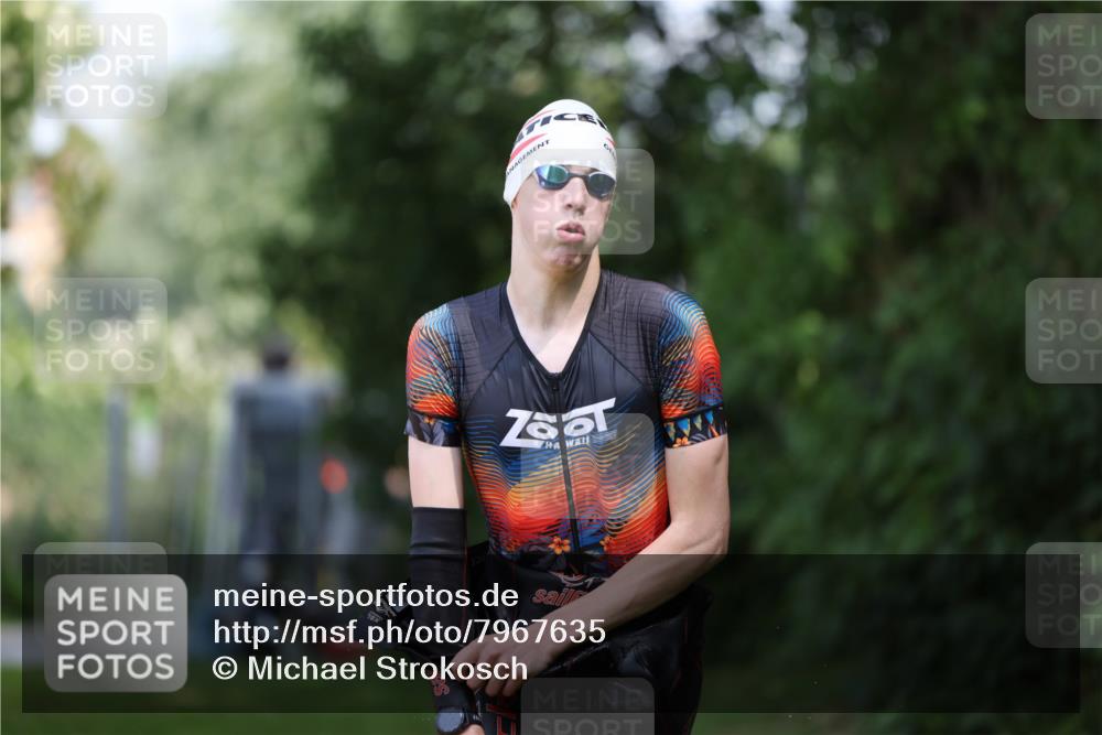 15.06.2025 - 7 Türme Triathlon Michael Strokosch http://msf.ph/oto/7967635 15.06.2025 12:52:01 Schwimmen 817, 940, 983 meine-sportfotos.de