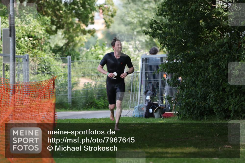 15.06.2025 - 7 Türme Triathlon Michael Strokosch http://msf.ph/oto/7967645 15.06.2025 12:52:13 Schwimmen 983 meine-sportfotos.de
