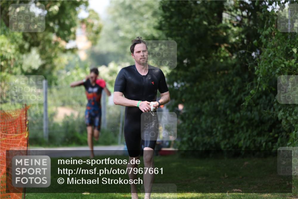 15.06.2025 - 7 Türme Triathlon Michael Strokosch http://msf.ph/oto/7967661 15.06.2025 12:52:16 Schwimmen 983 meine-sportfotos.de