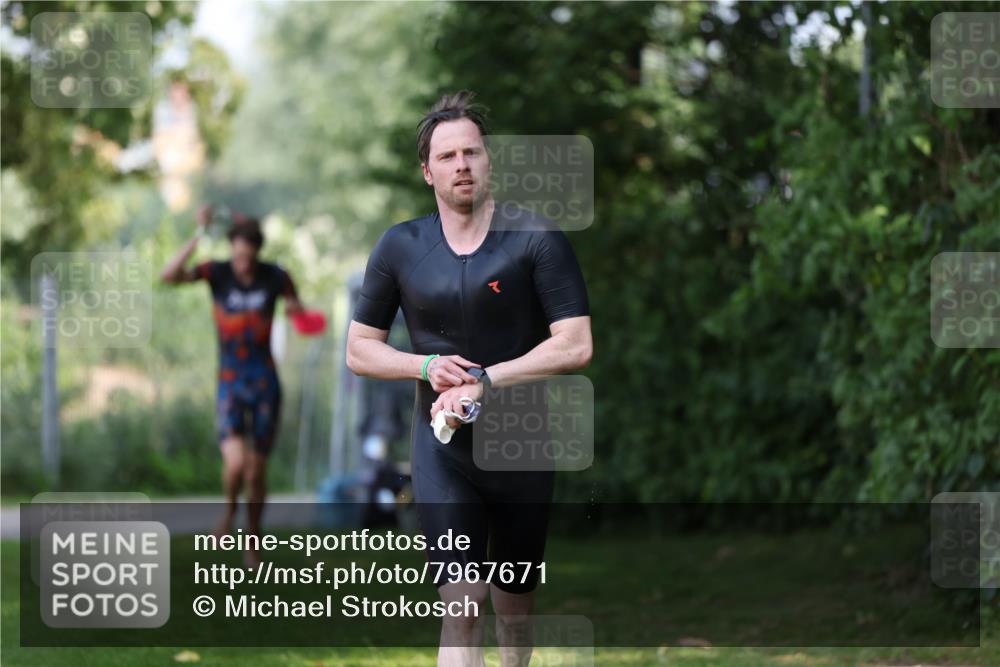 15.06.2025 - 7 Türme Triathlon Michael Strokosch http://msf.ph/oto/7967671 15.06.2025 12:52:17 Schwimmen 983 meine-sportfotos.de
