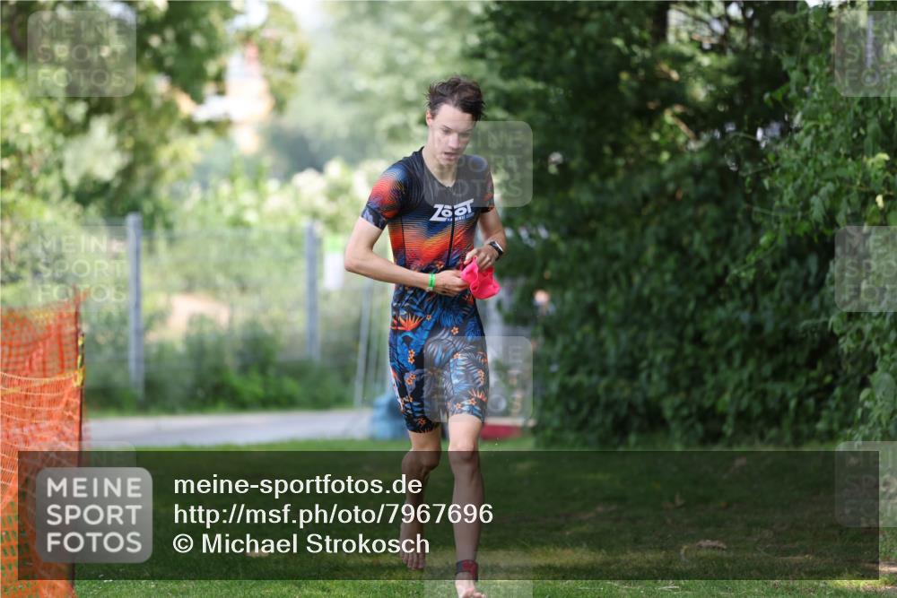15.06.2025 - 7 Türme Triathlon Michael Strokosch http://msf.ph/oto/7967696 15.06.2025 12:52:19 Schwimmen 983 meine-sportfotos.de