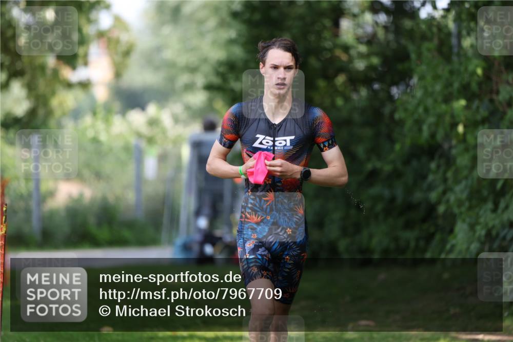 15.06.2025 - 7 Türme Triathlon Michael Strokosch http://msf.ph/oto/7967709 15.06.2025 12:52:20 Schwimmen 983 meine-sportfotos.de