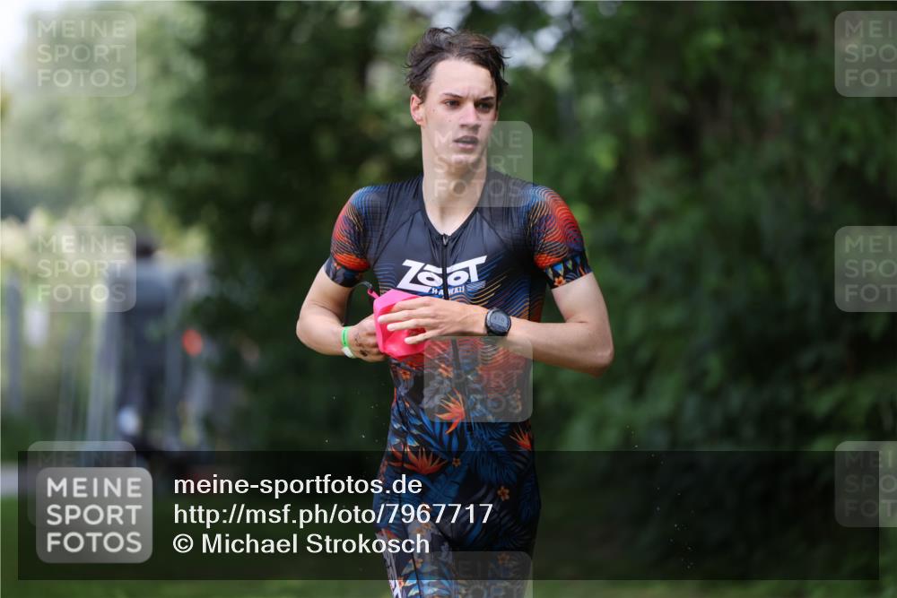 15.06.2025 - 7 Türme Triathlon Michael Strokosch http://msf.ph/oto/7967717 15.06.2025 12:52:21 Schwimmen 983 meine-sportfotos.de