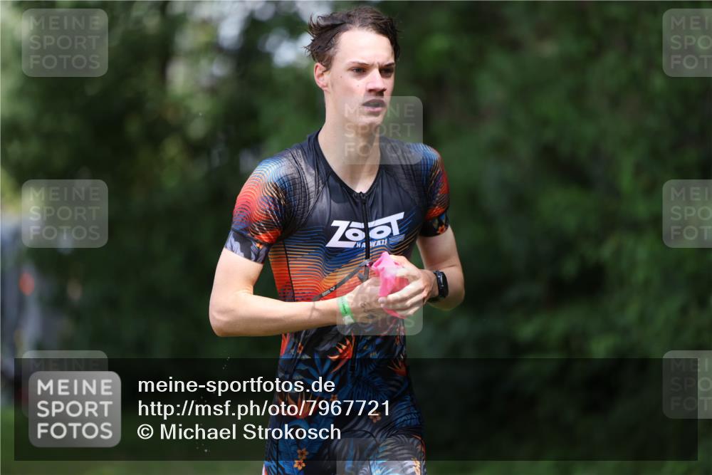15.06.2025 - 7 Türme Triathlon Michael Strokosch http://msf.ph/oto/7967721 15.06.2025 12:52:21 Schwimmen 983 meine-sportfotos.de