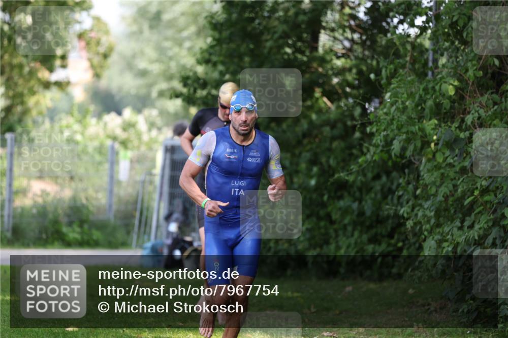 15.06.2025 - 7 Türme Triathlon Michael Strokosch http://msf.ph/oto/7967754 15.06.2025 12:52:50 Schwimmen 840, 1171 meine-sportfotos.de