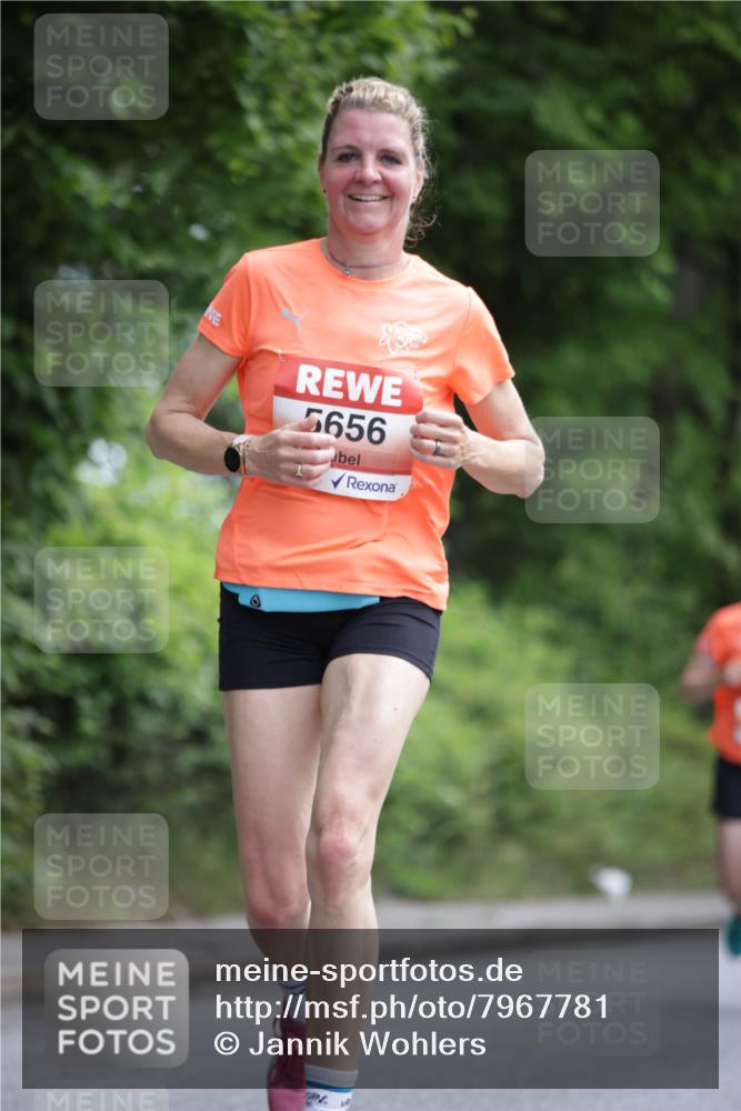 15.06.2025 - REWE Women's Run Jannik Wohlers http://msf.ph/oto/7967781 15.06.2025 10:02:56 Laufen 5656 meine-sportfotos.de