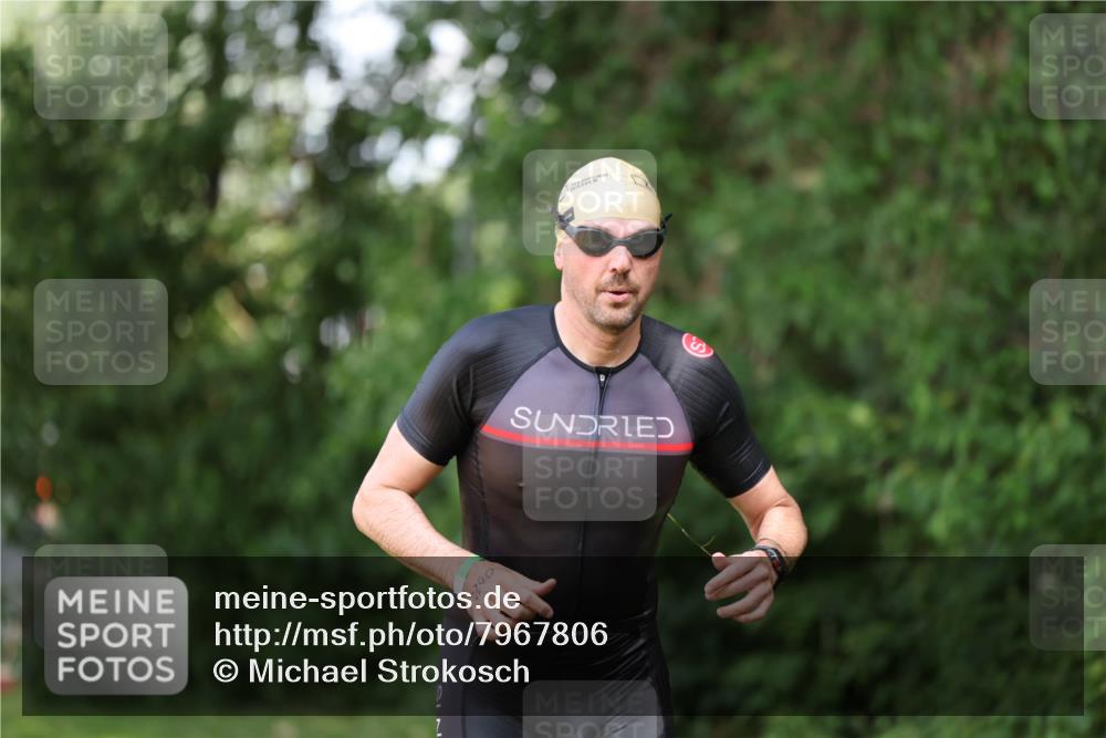 15.06.2025 - 7 Türme Triathlon Michael Strokosch http://msf.ph/oto/7967806 15.06.2025 12:52:54 Schwimmen 840, 924, 1073, 1171 meine-sportfotos.de