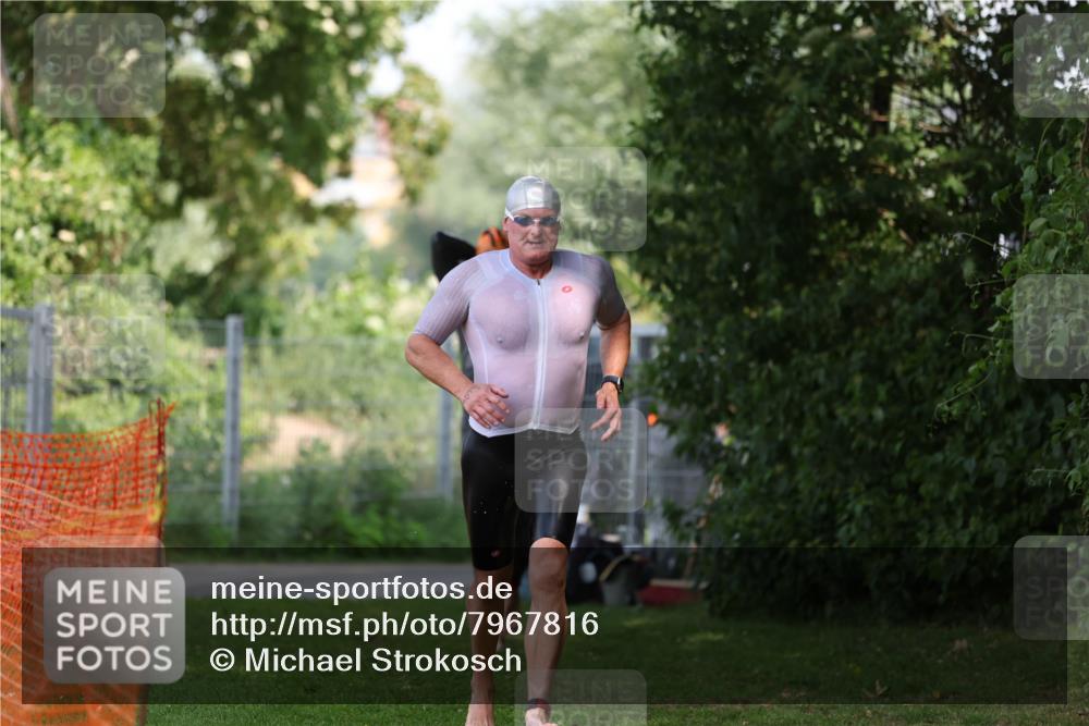 15.06.2025 - 7 Türme Triathlon Michael Strokosch http://msf.ph/oto/7967816 15.06.2025 12:53:05 Schwimmen 840, 924, 1073 meine-sportfotos.de