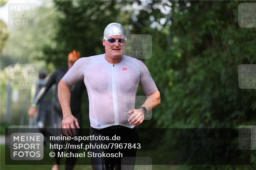 15.06.2025 - 7 Türme Triathlon Michael Strokosch http://msf.ph/oto/7967843 15.06.2025 12:53:08 Schwimmen 924, 1073 meine-sportfotos.de