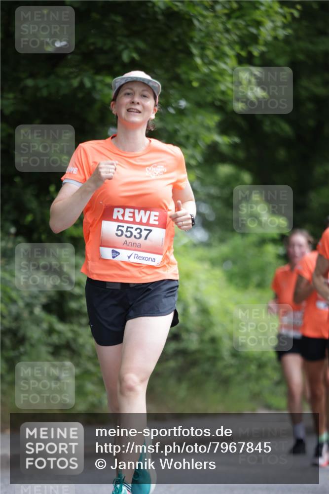15.06.2025 - REWE Women's Run Jannik Wohlers http://msf.ph/oto/7967845 15.06.2025 10:02:59 Laufen 5537 meine-sportfotos.de