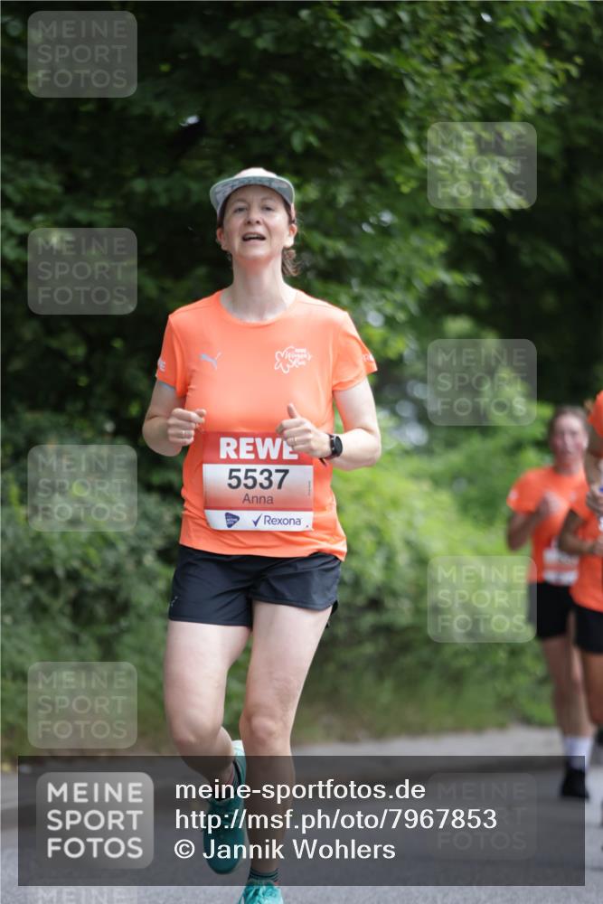 15.06.2025 - REWE Women's Run Jannik Wohlers http://msf.ph/oto/7967853 15.06.2025 10:02:59 Laufen 5537 meine-sportfotos.de