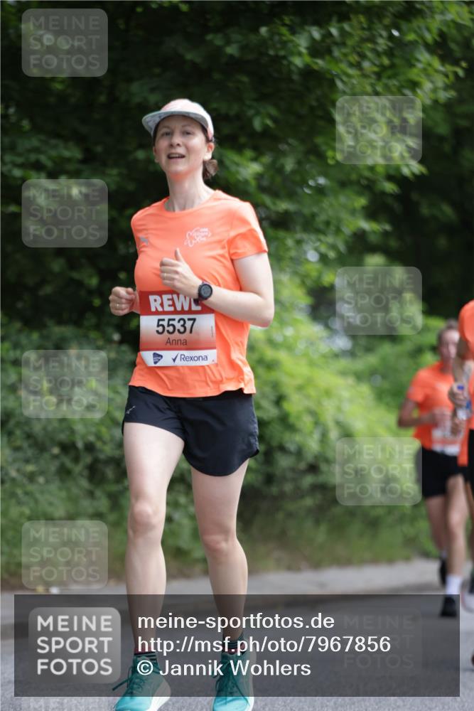 15.06.2025 - REWE Women's Run Jannik Wohlers http://msf.ph/oto/7967856 15.06.2025 10:02:59 Laufen 5537 meine-sportfotos.de