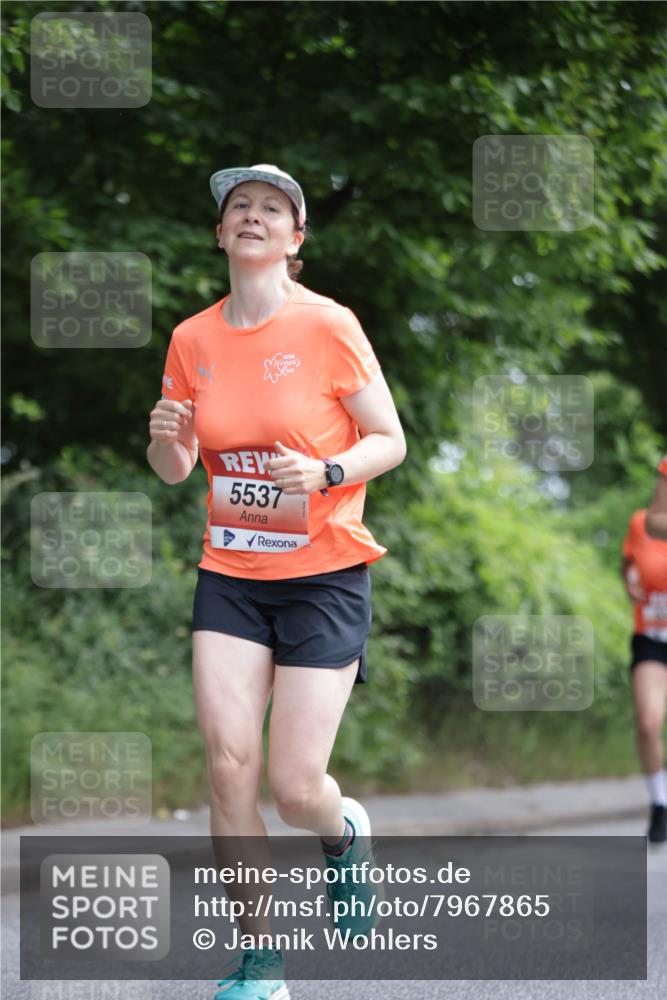 15.06.2025 - REWE Women's Run Jannik Wohlers http://msf.ph/oto/7967865 15.06.2025 10:02:59 Laufen 5537 meine-sportfotos.de