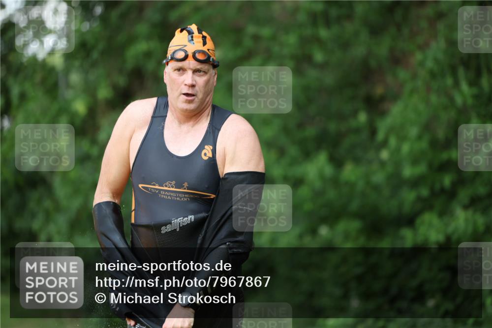 15.06.2025 - 7 Türme Triathlon Michael Strokosch http://msf.ph/oto/7967867 15.06.2025 12:53:11 Schwimmen 924, 1073 meine-sportfotos.de