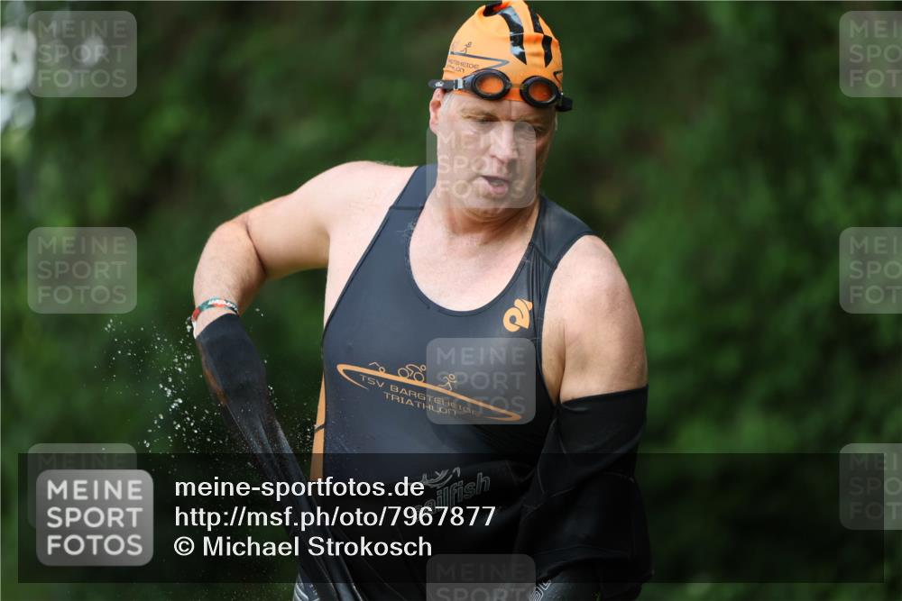 15.06.2025 - 7 Türme Triathlon Michael Strokosch http://msf.ph/oto/7967877 15.06.2025 12:53:12 Schwimmen 924, 1073 meine-sportfotos.de