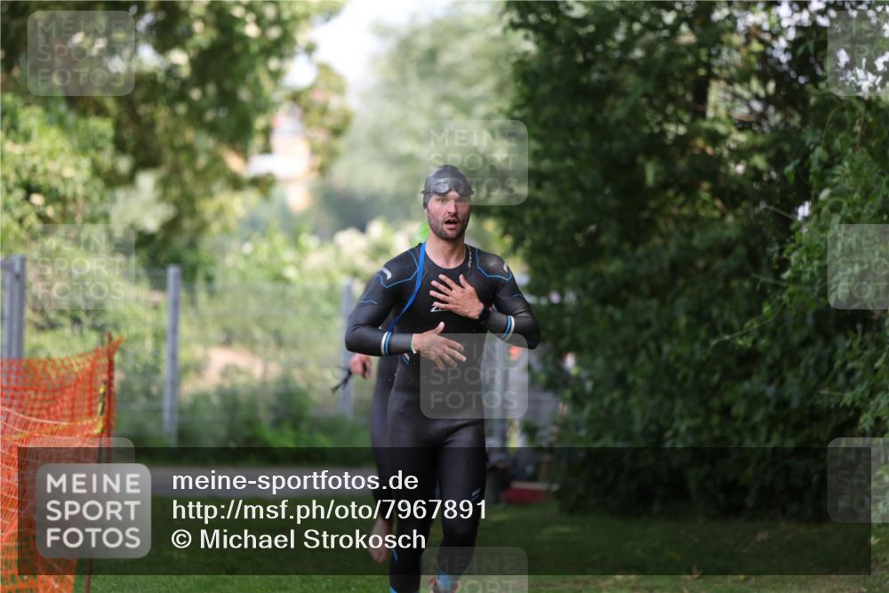 15.06.2025 - 7 Türme Triathlon Michael Strokosch http://msf.ph/oto/7967891 15.06.2025 12:53:32 Schwimmen 789, 855, 1072, 1156 meine-sportfotos.de