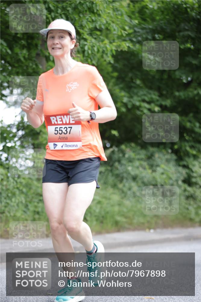 15.06.2025 - REWE Women's Run Jannik Wohlers http://msf.ph/oto/7967898 15.06.2025 10:03:00 Laufen 5537 meine-sportfotos.de