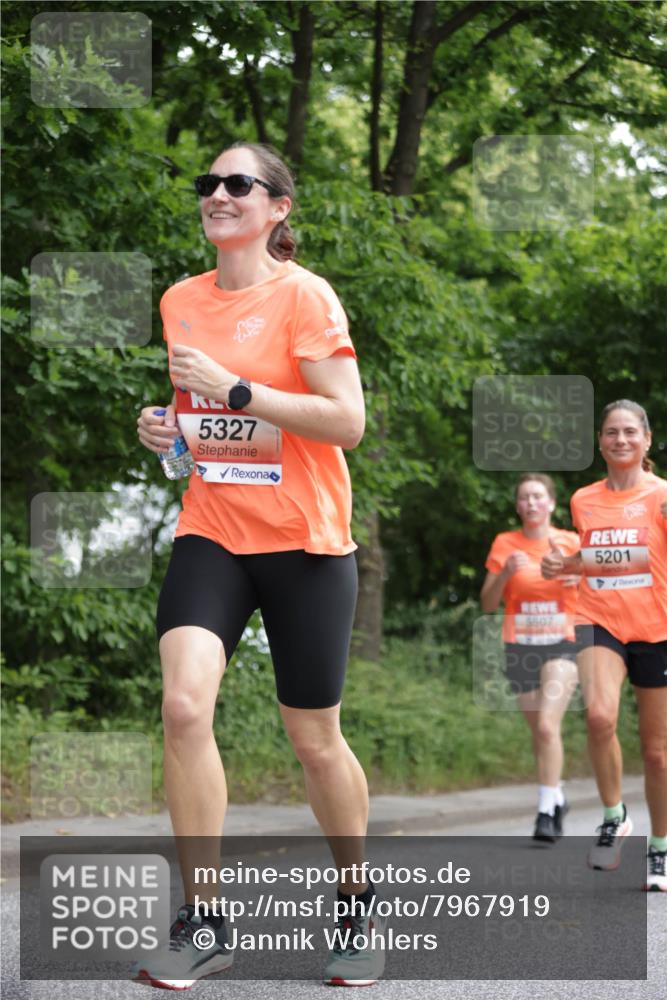 15.06.2025 - REWE Women's Run Jannik Wohlers http://msf.ph/oto/7967919 15.06.2025 10:03:02 Laufen 5327, 5607, 5201 meine-sportfotos.de