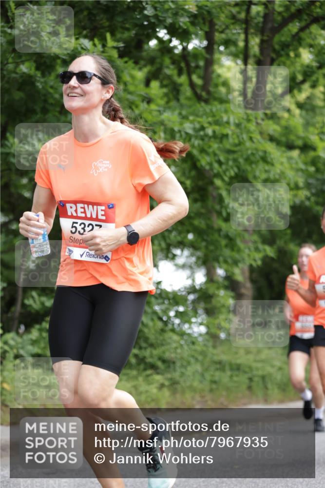 15.06.2025 - REWE Women's Run Jannik Wohlers http://msf.ph/oto/7967935 15.06.2025 10:03:02 Laufen 5327 meine-sportfotos.de