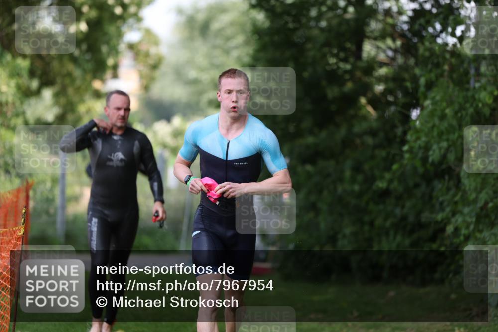 15.06.2025 - 7 Türme Triathlon Michael Strokosch http://msf.ph/oto/7967954 15.06.2025 12:53:48 Schwimmen 760, 862, 1072, 1133, 1156 meine-sportfotos.de