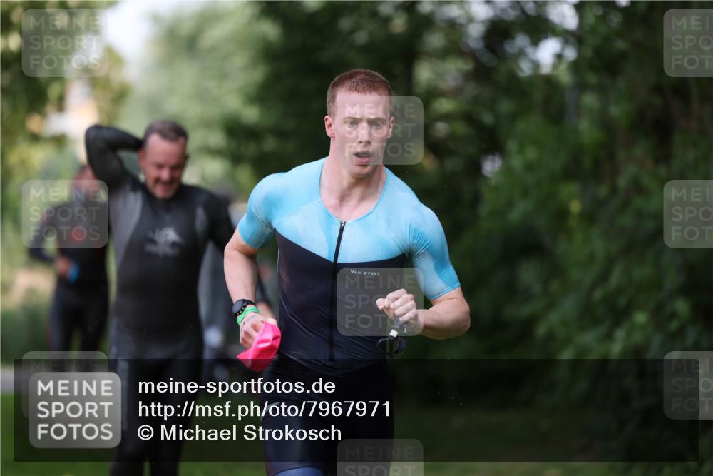 15.06.2025 - 7 Türme Triathlon Michael Strokosch http://msf.ph/oto/7967971 15.06.2025 12:53:49 Schwimmen 760, 862, 1072, 1133, 1156 meine-sportfotos.de