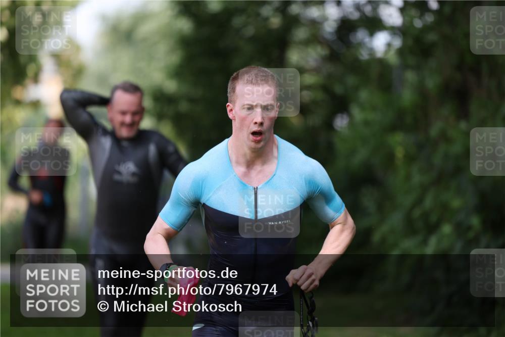 15.06.2025 - 7 Türme Triathlon Michael Strokosch http://msf.ph/oto/7967974 15.06.2025 12:53:49 Schwimmen 760, 862, 1072, 1133, 1156 meine-sportfotos.de