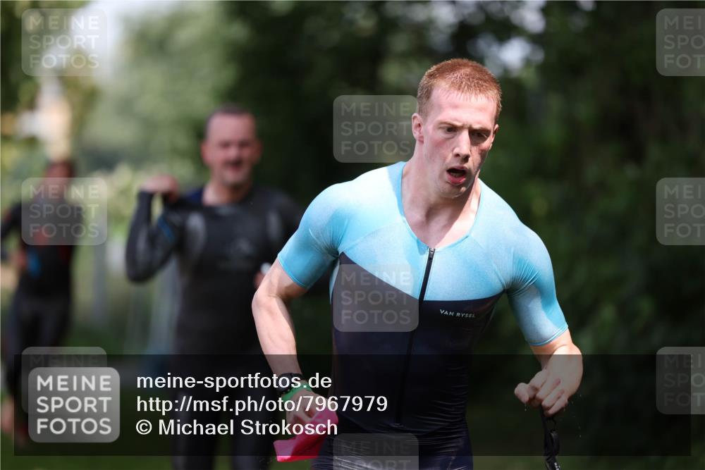 15.06.2025 - 7 Türme Triathlon Michael Strokosch http://msf.ph/oto/7967979 15.06.2025 12:53:49 Schwimmen 760, 862, 1072, 1133, 1156 meine-sportfotos.de