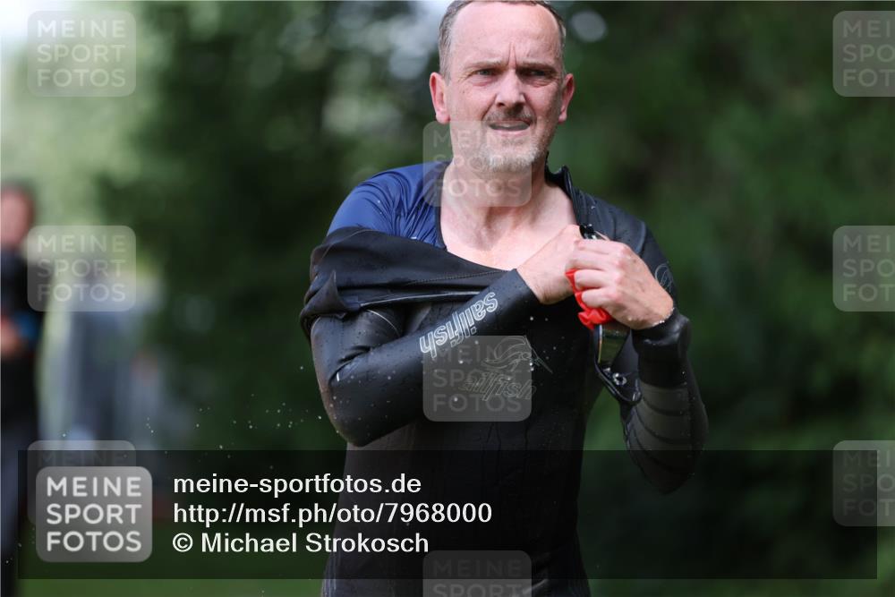 15.06.2025 - 7 Türme Triathlon Michael Strokosch http://msf.ph/oto/7968000 15.06.2025 12:53:51 Schwimmen 760, 862, 1072, 1133, 1156 meine-sportfotos.de