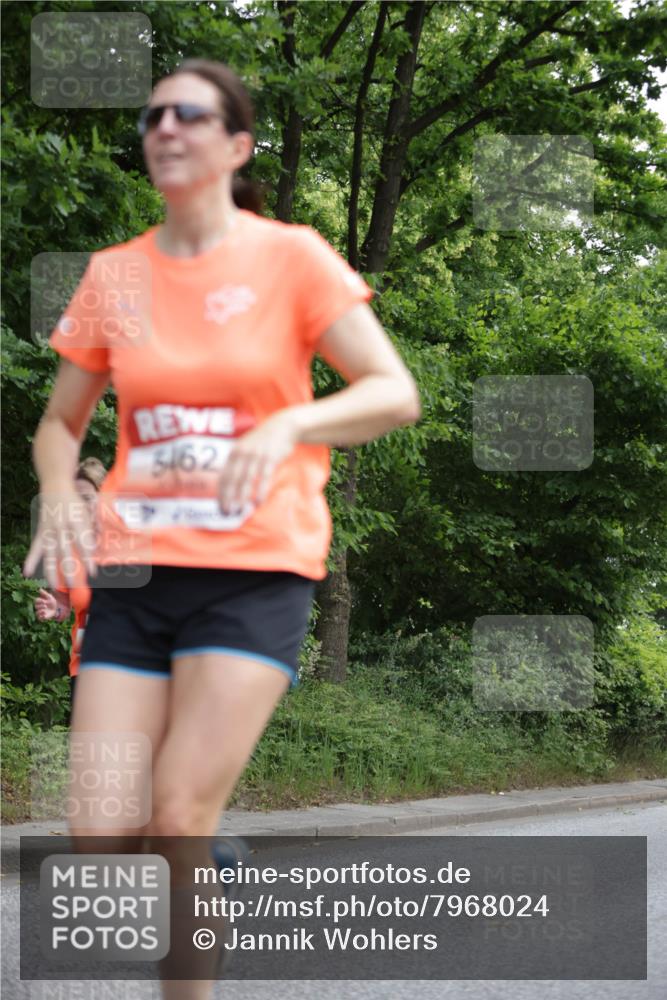 15.06.2025 - REWE Women's Run Jannik Wohlers http://msf.ph/oto/7968024 15.06.2025 10:03:06 Laufen 3462 meine-sportfotos.de
