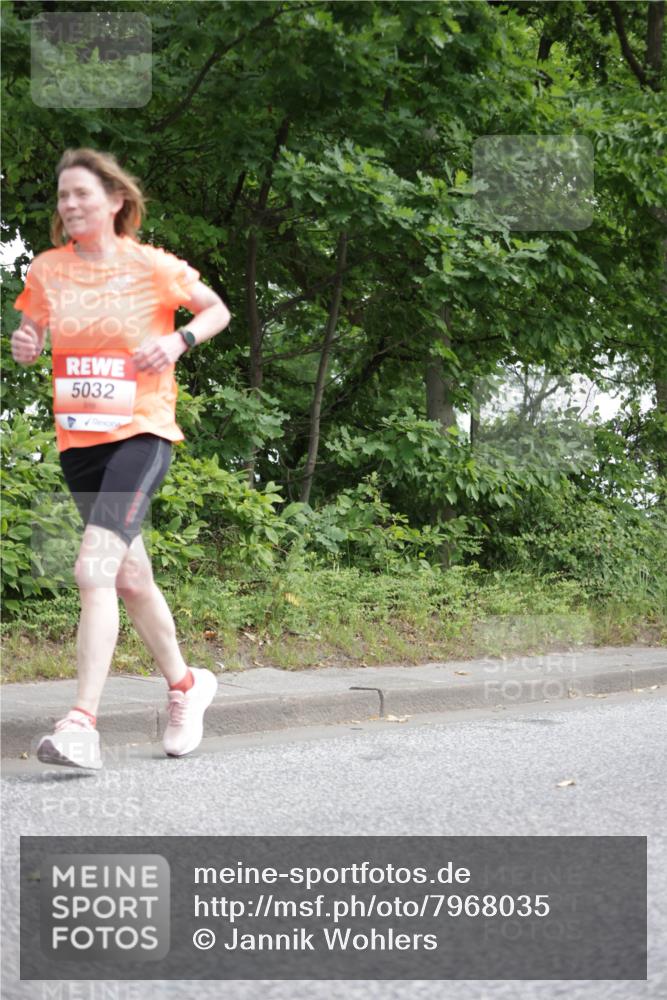 15.06.2025 - REWE Women's Run Jannik Wohlers http://msf.ph/oto/7968035 15.06.2025 10:03:07 Laufen 5032 meine-sportfotos.de
