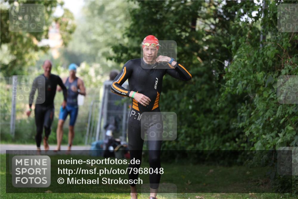 15.06.2025 - 7 Türme Triathlon Michael Strokosch http://msf.ph/oto/7968048 15.06.2025 12:54:02 Schwimmen 760, 862, 930, 990, 1016, 1045, 1133, 1181 meine-sportfotos.de