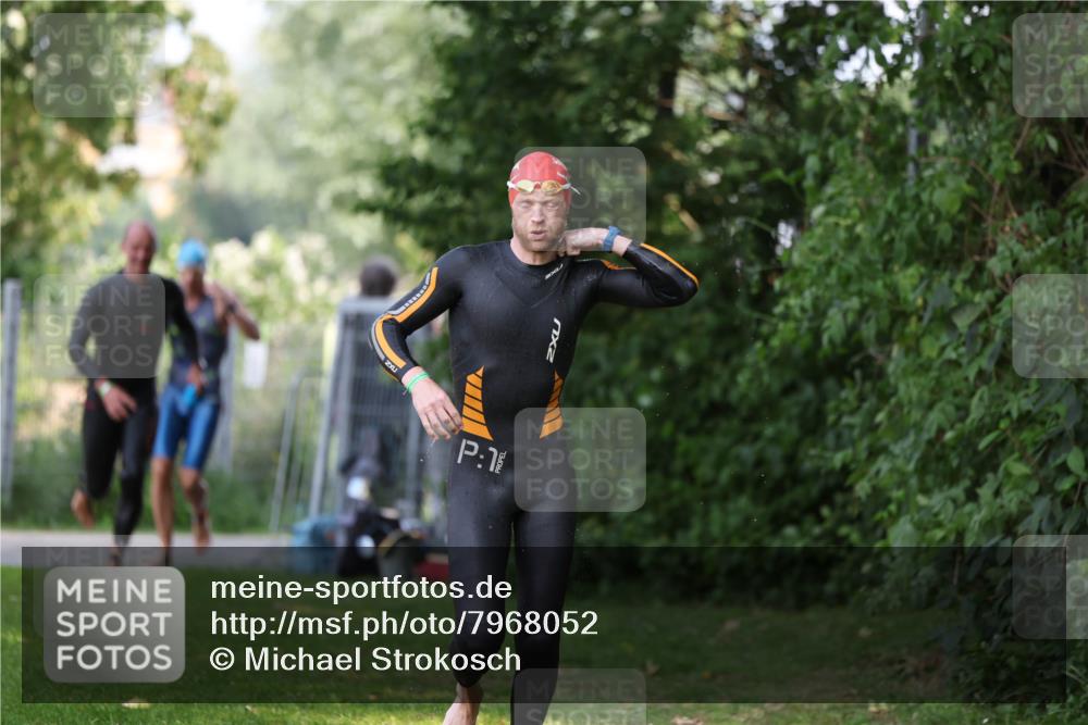 15.06.2025 - 7 Türme Triathlon Michael Strokosch http://msf.ph/oto/7968052 15.06.2025 12:54:02 Schwimmen 760, 862, 930, 990, 1016, 1045, 1133, 1181 meine-sportfotos.de