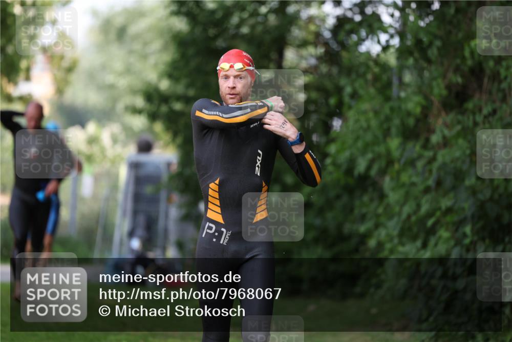 15.06.2025 - 7 Türme Triathlon Michael Strokosch http://msf.ph/oto/7968067 15.06.2025 12:54:03 Schwimmen 760, 862, 930, 990, 1016, 1045, 1133, 1181 meine-sportfotos.de
