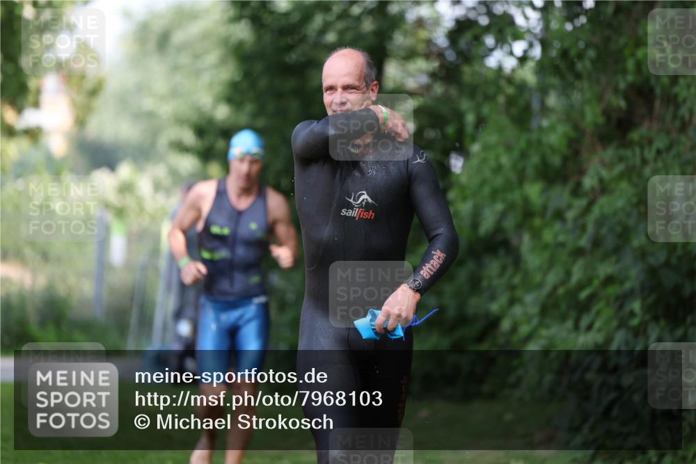 15.06.2025 - 7 Türme Triathlon Michael Strokosch http://msf.ph/oto/7968103 15.06.2025 12:54:06 Schwimmen 760, 862, 930, 978, 990, 996, 1016, 1045, 1181 meine-sportfotos.de