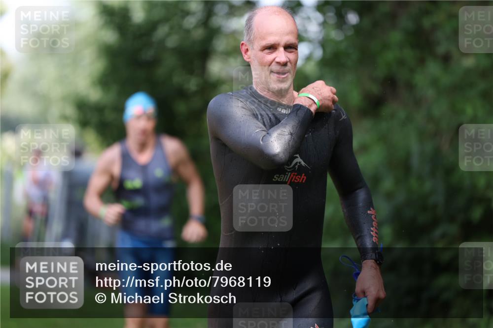 15.06.2025 - 7 Türme Triathlon Michael Strokosch http://msf.ph/oto/7968119 15.06.2025 12:54:08 Schwimmen 760, 862, 930, 978, 990, 996, 1016, 1045, 1181 meine-sportfotos.de