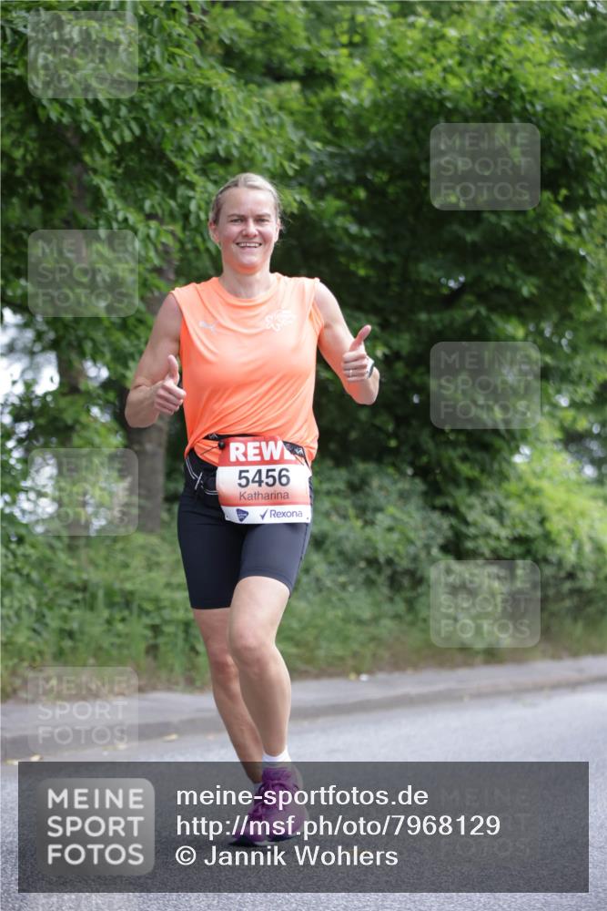 15.06.2025 - REWE Women's Run Jannik Wohlers http://msf.ph/oto/7968129 15.06.2025 10:03:15 Laufen 5456 meine-sportfotos.de