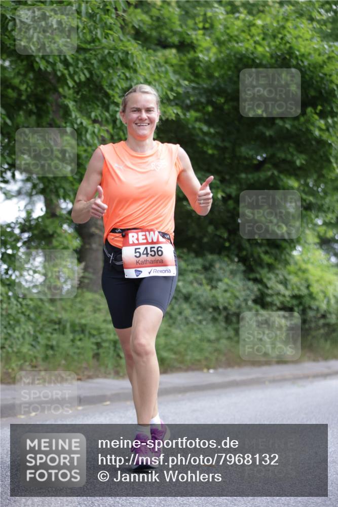 15.06.2025 - REWE Women's Run Jannik Wohlers http://msf.ph/oto/7968132 15.06.2025 10:03:15 Laufen 5456 meine-sportfotos.de