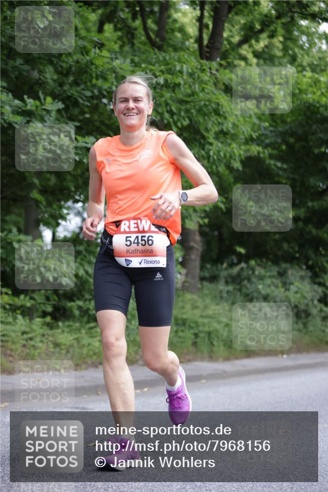 15.06.2025 - REWE Women's Run Jannik Wohlers http://msf.ph/oto/7968156 15.06.2025 10:03:15 Laufen 5456 meine-sportfotos.de