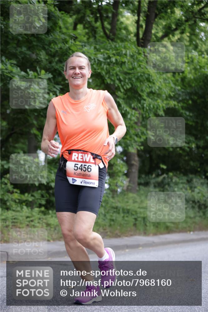 15.06.2025 - REWE Women's Run Jannik Wohlers http://msf.ph/oto/7968160 15.06.2025 10:03:15 Laufen 5456 meine-sportfotos.de