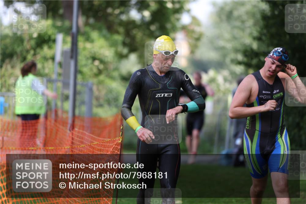 15.06.2025 - 7 Türme Triathlon Michael Strokosch http://msf.ph/oto/7968181 15.06.2025 12:54:17 Schwimmen 707, 734, 760, 802, 930, 978, 990, 996, 1016, 1045, 1181 meine-sportfotos.de