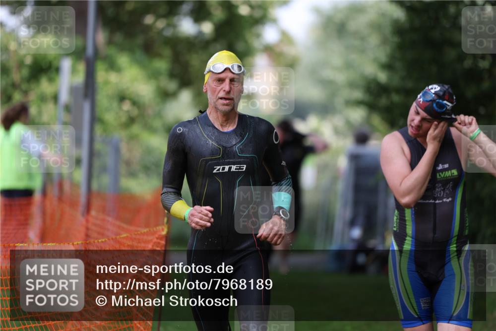 15.06.2025 - 7 Türme Triathlon Michael Strokosch http://msf.ph/oto/7968189 15.06.2025 12:54:18 Schwimmen 707, 734, 802, 930, 978, 990, 996, 1006, 1016, 1045, 1181 meine-sportfotos.de