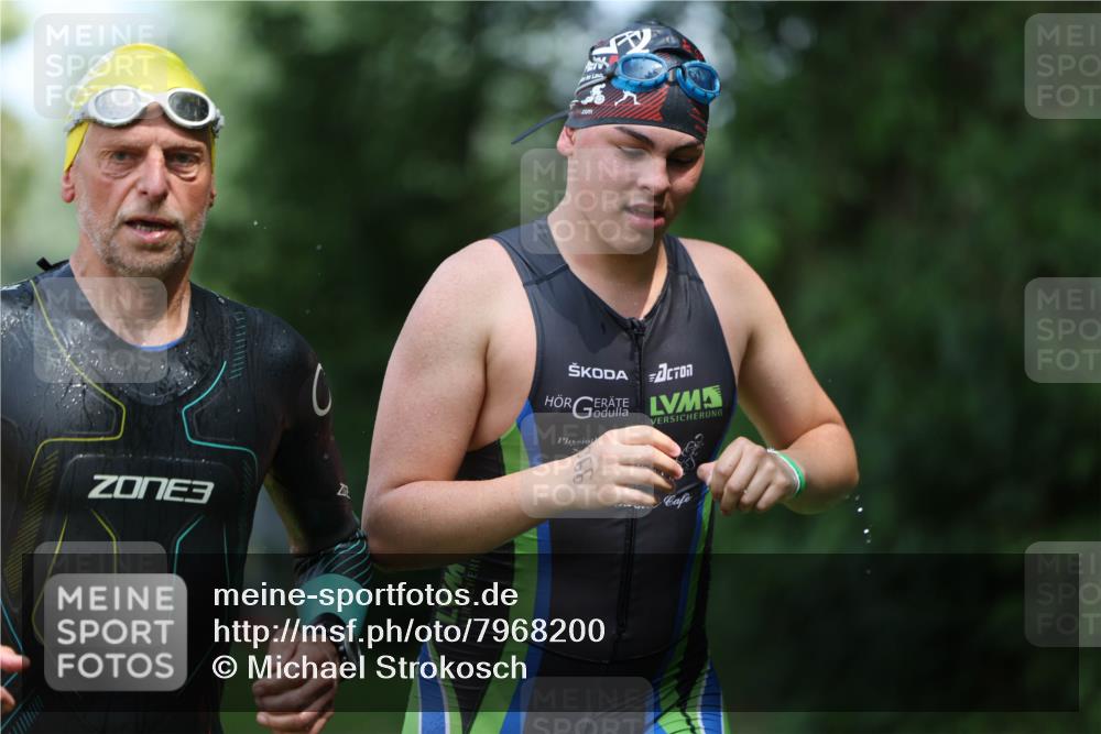 15.06.2025 - 7 Türme Triathlon Michael Strokosch http://msf.ph/oto/7968200 15.06.2025 12:54:19 Schwimmen 707, 734, 802, 930, 978, 990, 996, 1006, 1016, 1045, 1181 meine-sportfotos.de