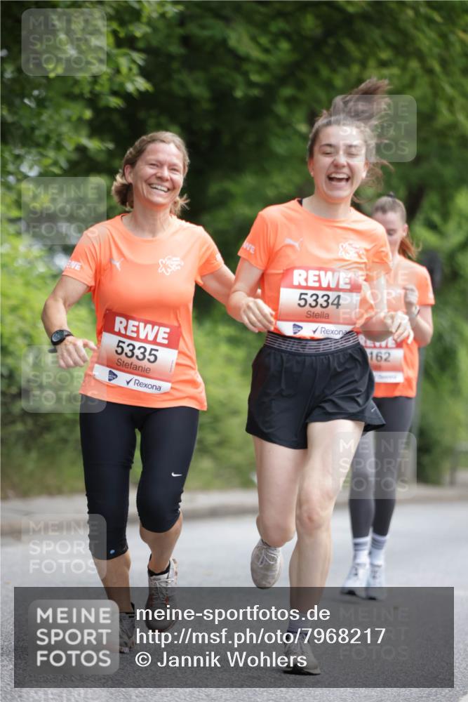 15.06.2025 - REWE Women's Run Jannik Wohlers http://msf.ph/oto/7968217 15.06.2025 10:03:21 Laufen 5335, 5334, 162 meine-sportfotos.de